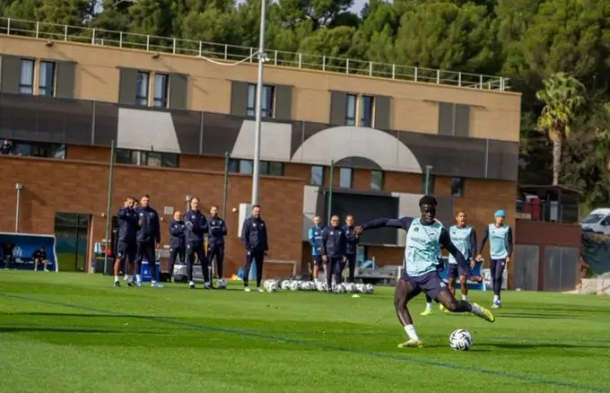 Robinio Vaz avec le maillot de l’OM pendant un match de Ligue 1